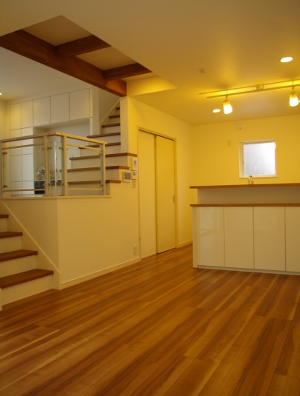 スキップフロアのある家の施工事例画像